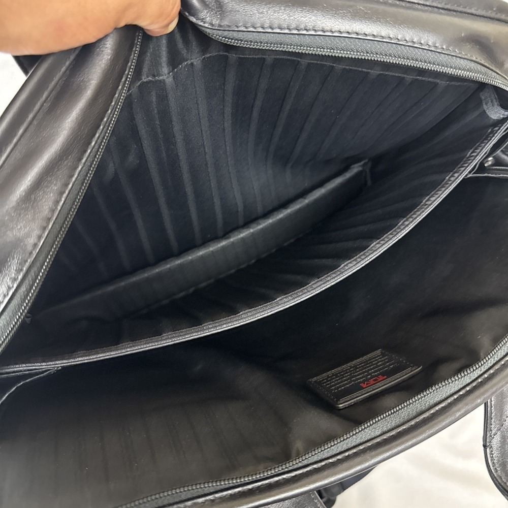 TUMI‎ Briefcase Leather Black Laptop Bag Business Travel Computer 96111DH - Picture 16 of 16